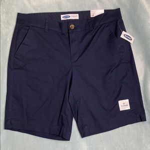 Old Navy Mid-Rise Twill Everyday Bermuda Shorts 12
